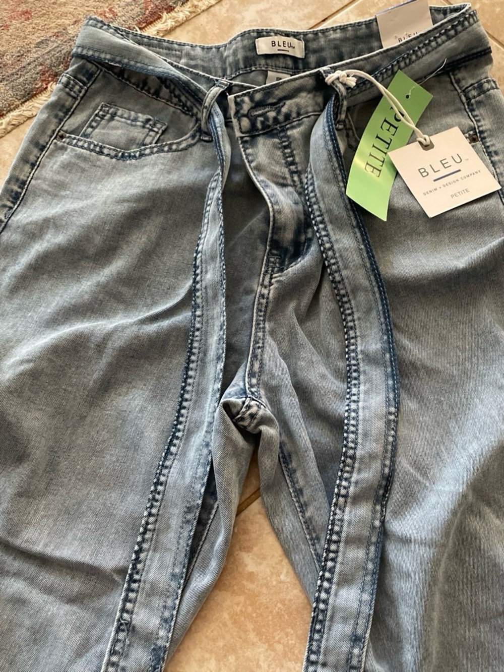 Petite Women's Light Wash Blue Jeans